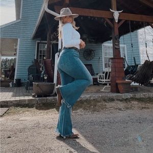 Meet your Posher, Kyra